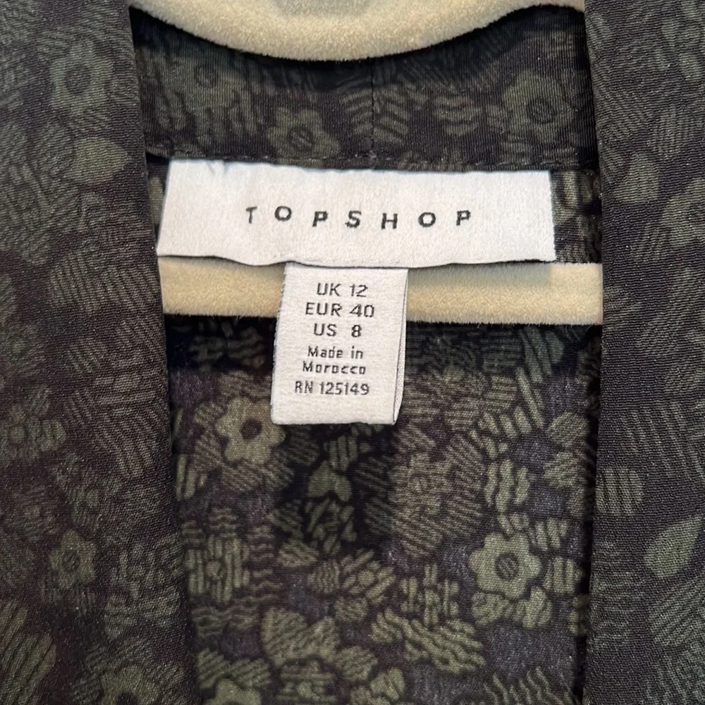 Floral Print Long Sleeve Minidress
TOPSHOP Size 8 - Never worn - Picture 5 of 9